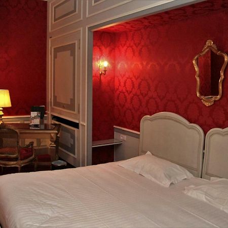 Hotel Le Regent Вилле-Котре Экстерьер фото