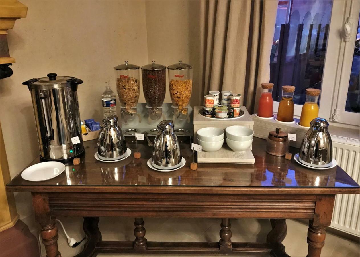 Hotel Le Regent Вилле-Котре Экстерьер фото